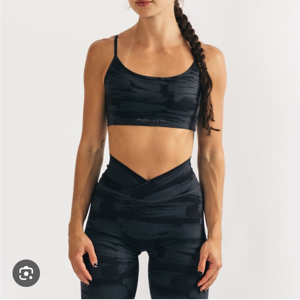 Alphalete Surface Limitless Sports Bra Black Camo